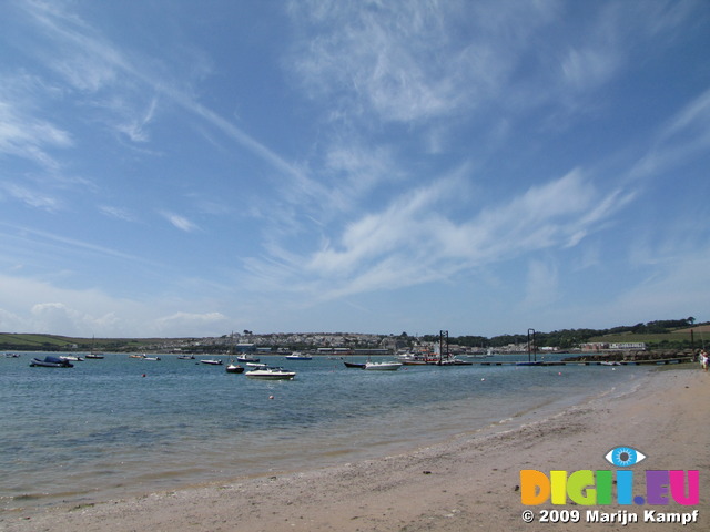 SX07485 View towards Padstow from Rock beach